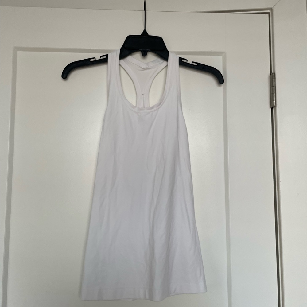 Lululemon white tank, size 4